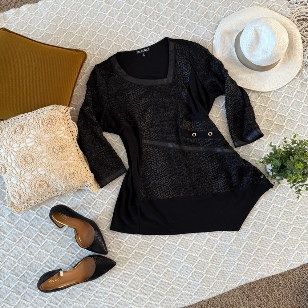 🇨🇦 Picadilly Canada Asymmetrical Hem Sweater Blouse, L